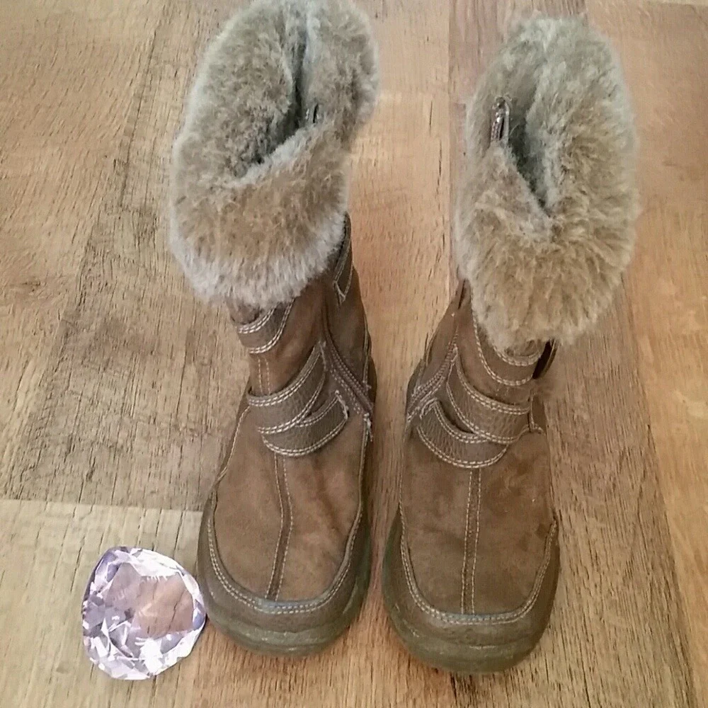 Smart Fit Toddler Girls Size 6.5 Fuzzy Brown Boots‎ With Rhinestone Buckle